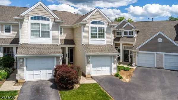 $390,000 | 1274 Fairview Circle, Stewartsville, NJ 08886