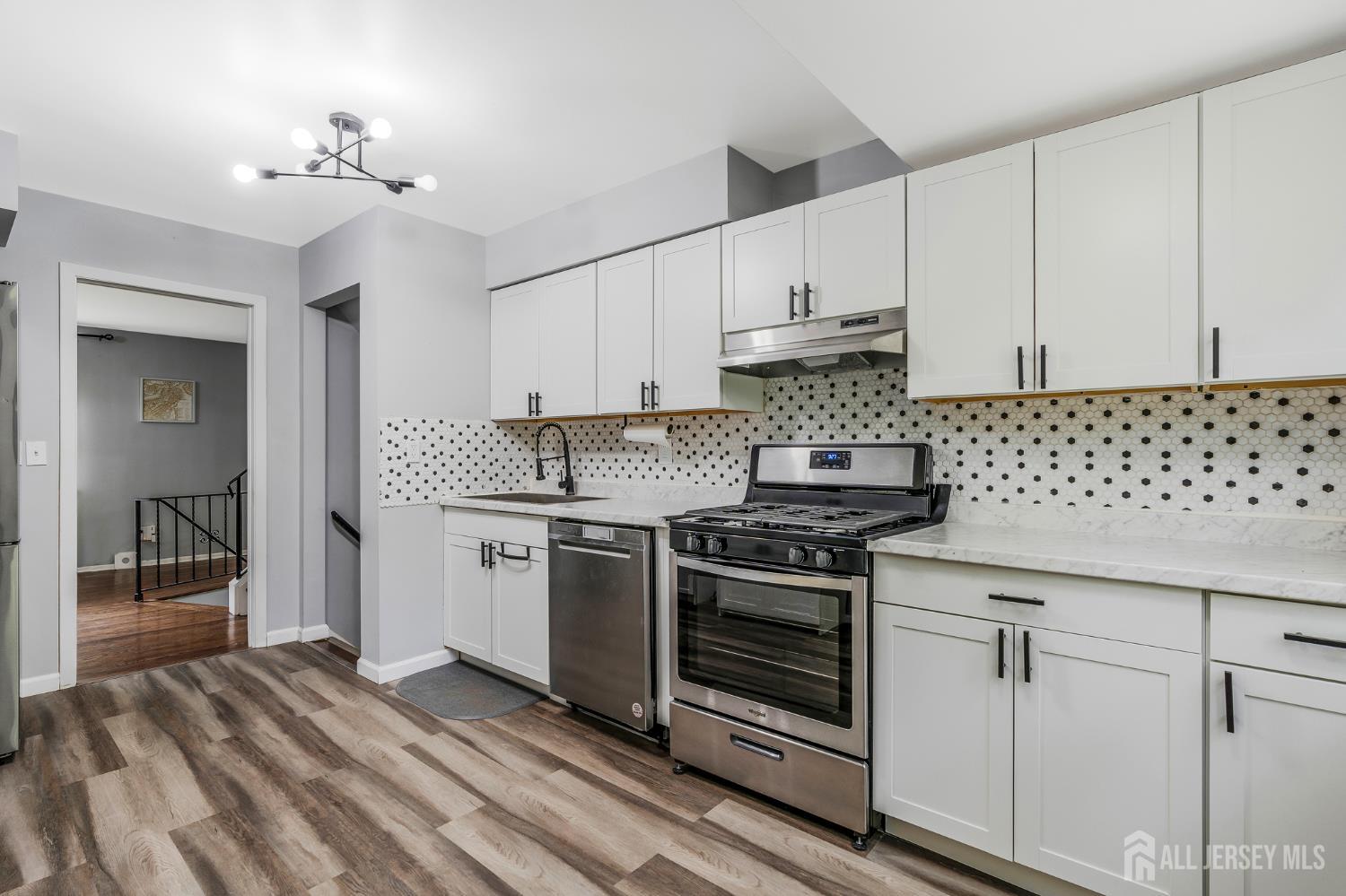 6 Joanne Way Springfield, NJ 07081 - Photo 18 of 39