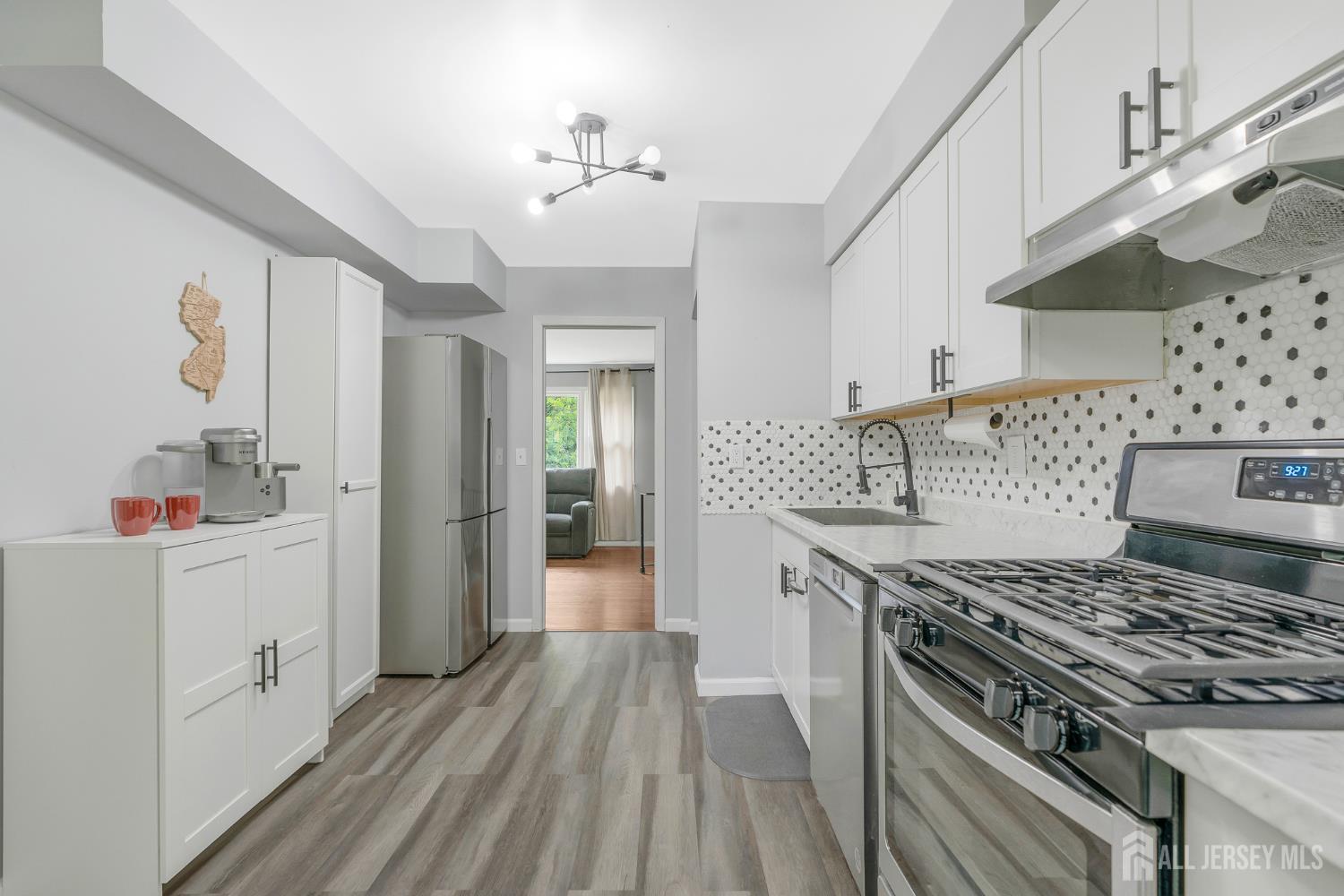 6 Joanne Way Springfield, NJ 07081 - Photo 19 of 39