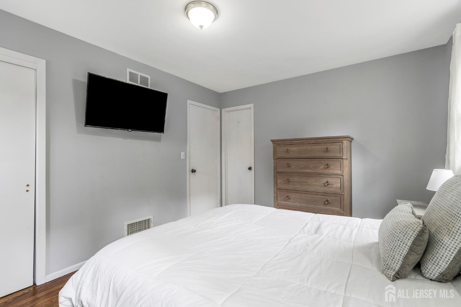 6 Joanne Way Springfield, NJ 07081 - Photo 24 of 39