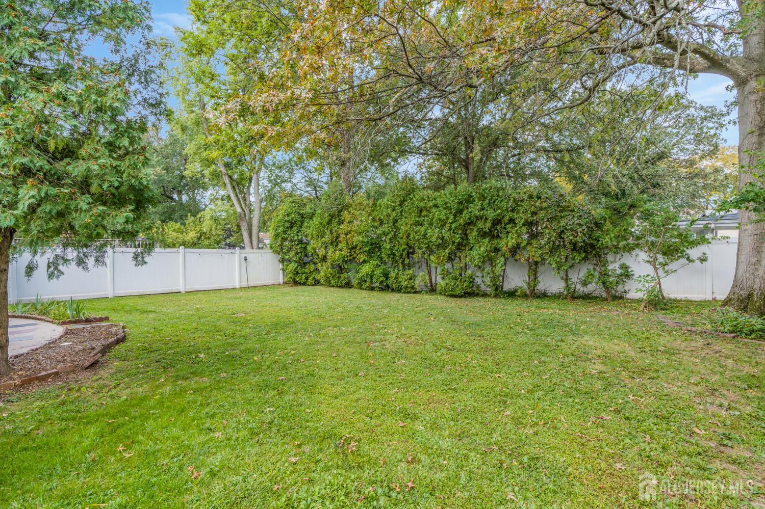 6 Joanne Way Springfield, NJ 07081 - Photo 34 of 39