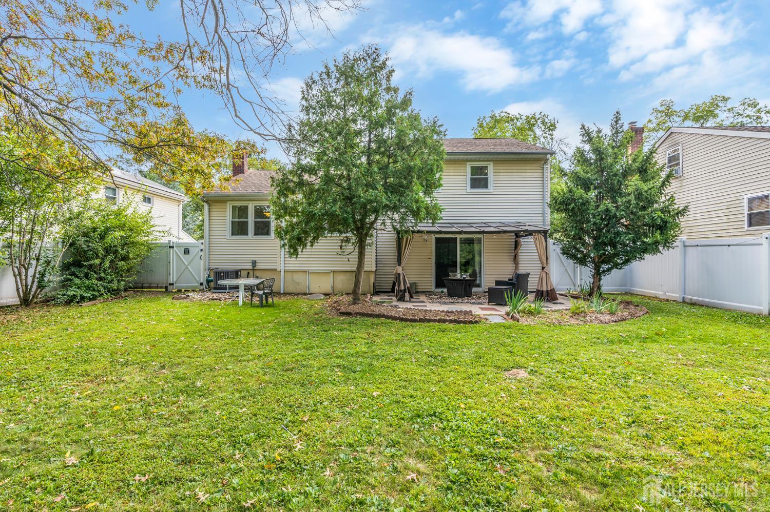 6 Joanne Way Springfield, NJ 07081 - Photo 4 of 39