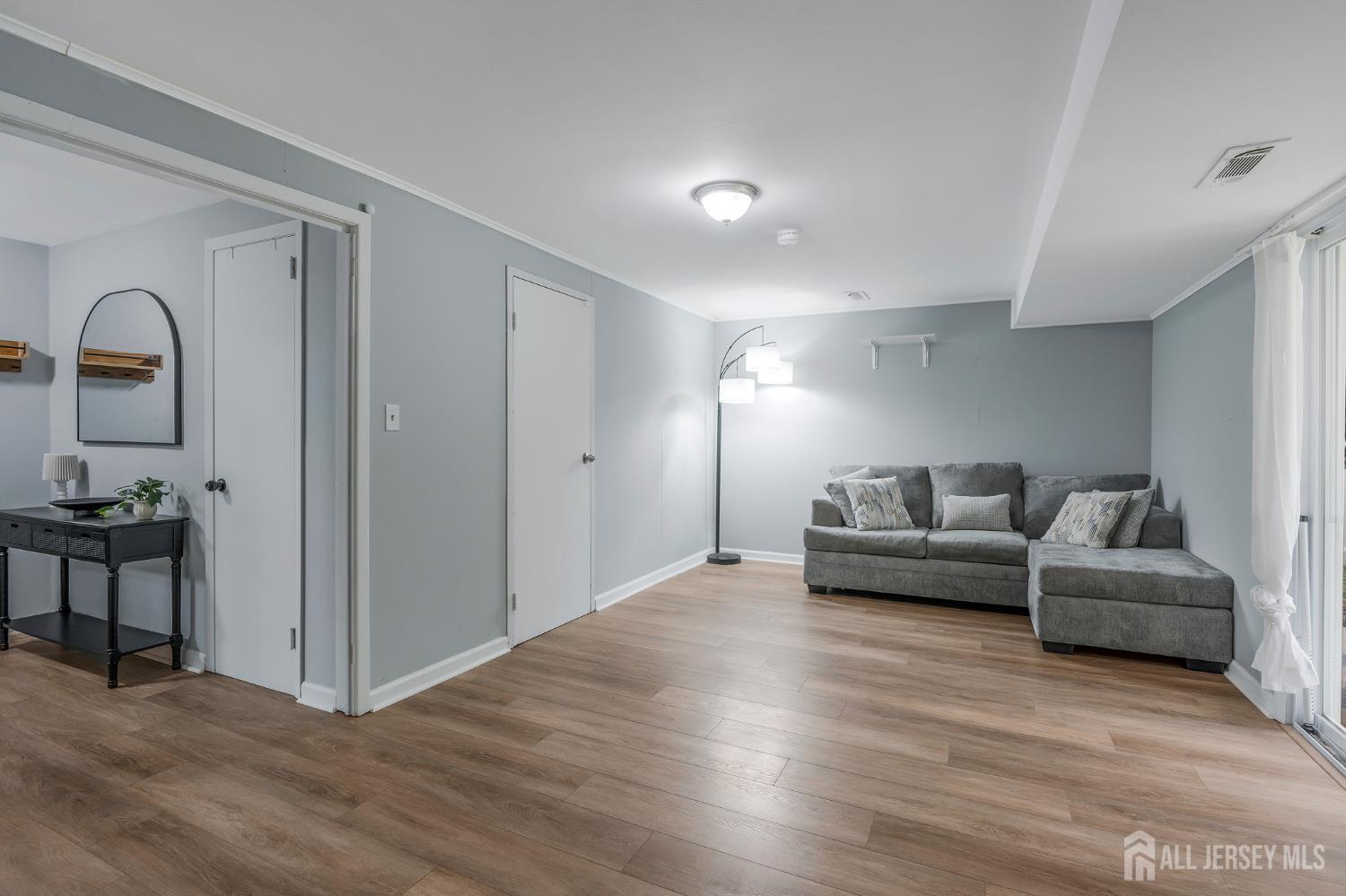 6 Joanne Way Springfield, NJ 07081 - Photo 8 of 39