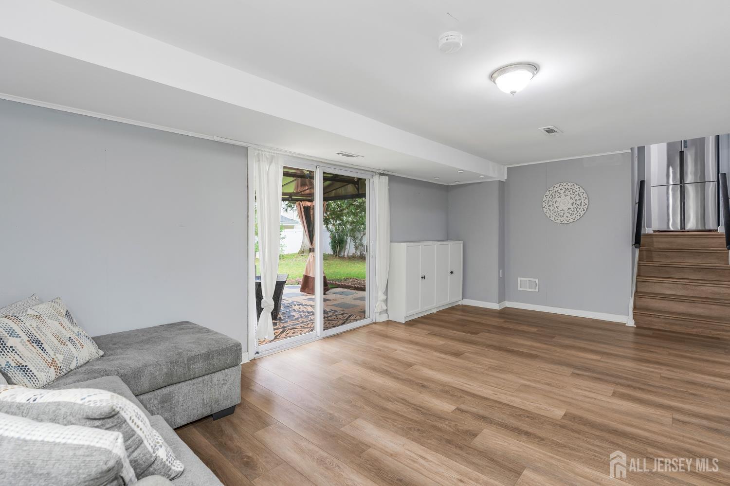 6 Joanne Way Springfield, NJ 07081 - Photo 9 of 39