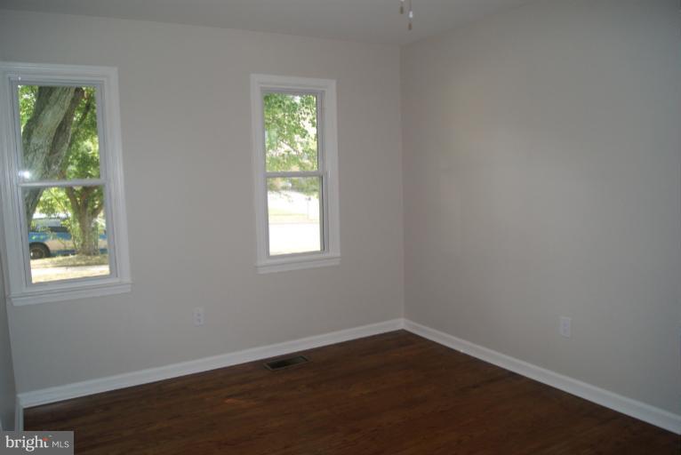 2302 Kingsway Road Fort Washington, MD 20744 - Photo 16 of 30 an empty room with a window