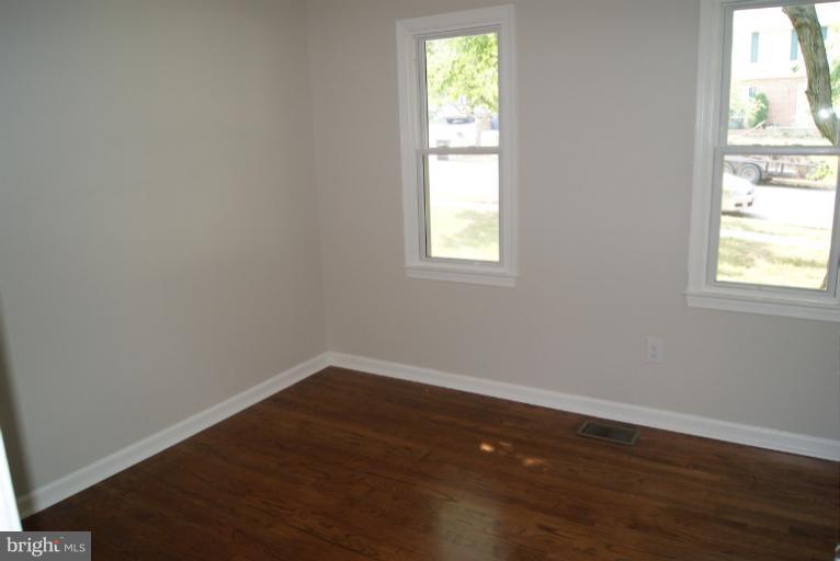 2302 Kingsway Road Fort Washington, MD 20744 - Photo 18 of 30 an empty room with a window