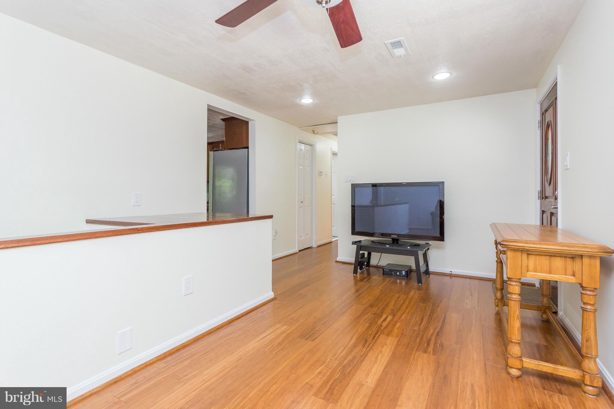 7809 Leland Road Manassas, VA 20111 - Photo 11 of 28 Living Room/Dinning Room