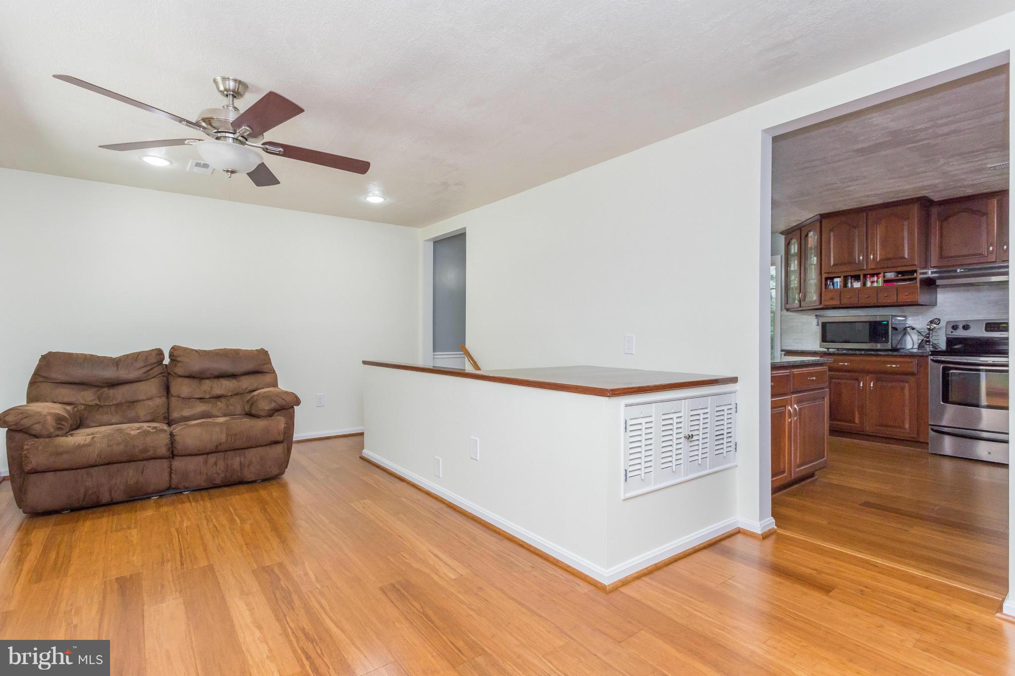 7809 Leland Road Manassas, VA 20111 - Photo 12 of 28 Living Room/Dinning Room