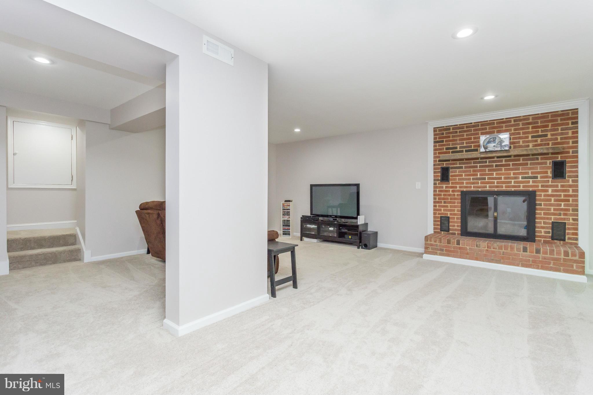 7809 Leland Road Manassas, VA 20111 - Photo 21 of 28 Basement/Rec Room/Family room
