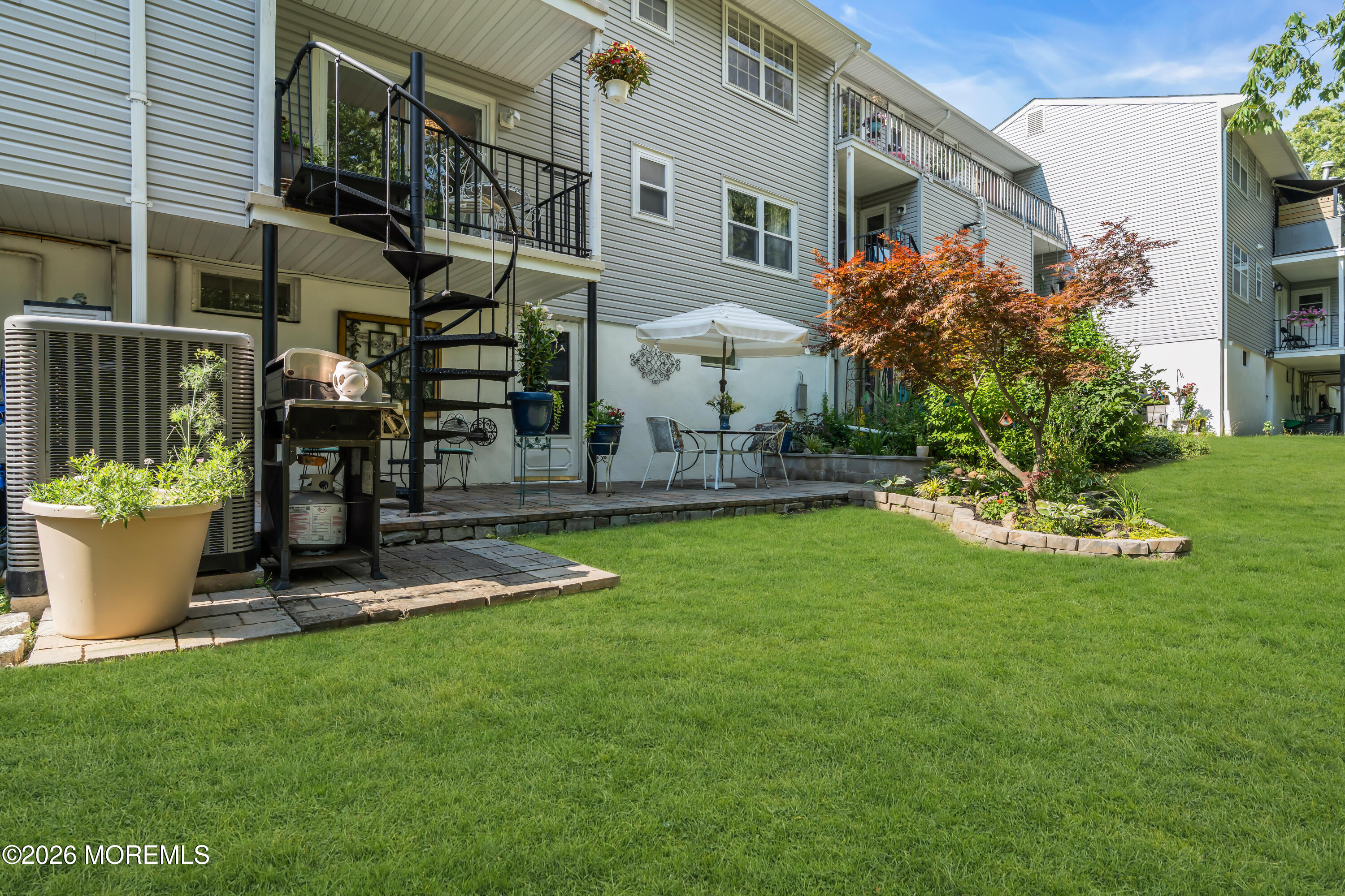 11 Indiana Court, Unit A Matawan, NJ 07747 - Photo 27 of 32 27