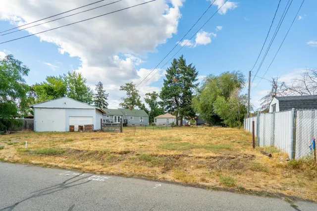 $120,000 | 9809 East Boone Avenue, Spokane Valley, WA 99206
