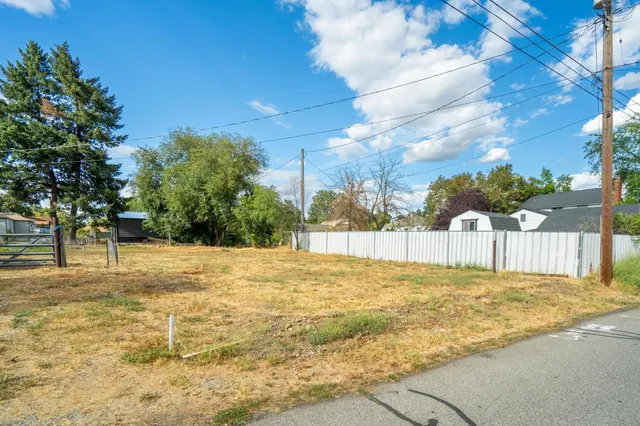 $120,000 | 9809 East Boone Avenue, Spokane Valley, WA 99206