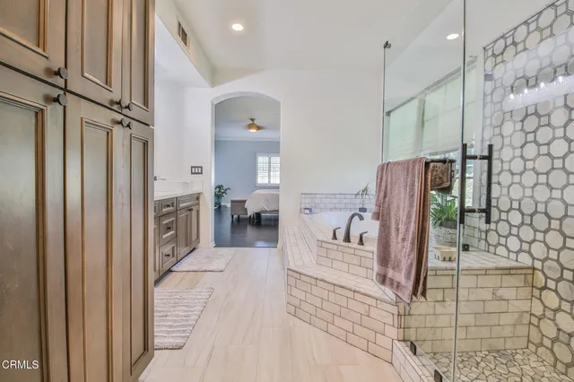 a en suite bathroom with a shower