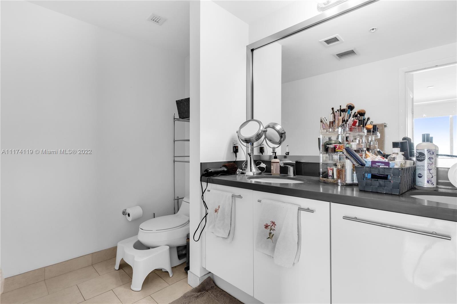 90 Southwest 3rd Street, Unit 3806 Miami, FL 33130 - Photo 19 of 29