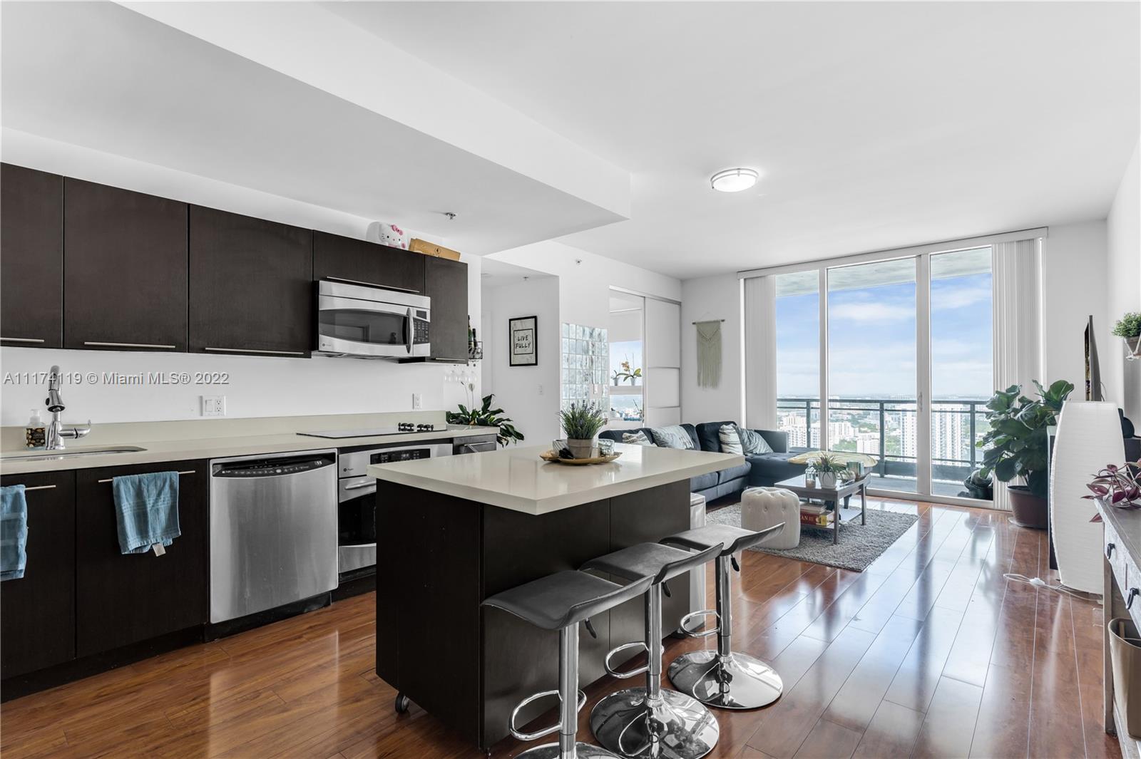 90 Southwest 3rd Street, Unit 3806 Miami, FL 33130 - Photo 4 of 29