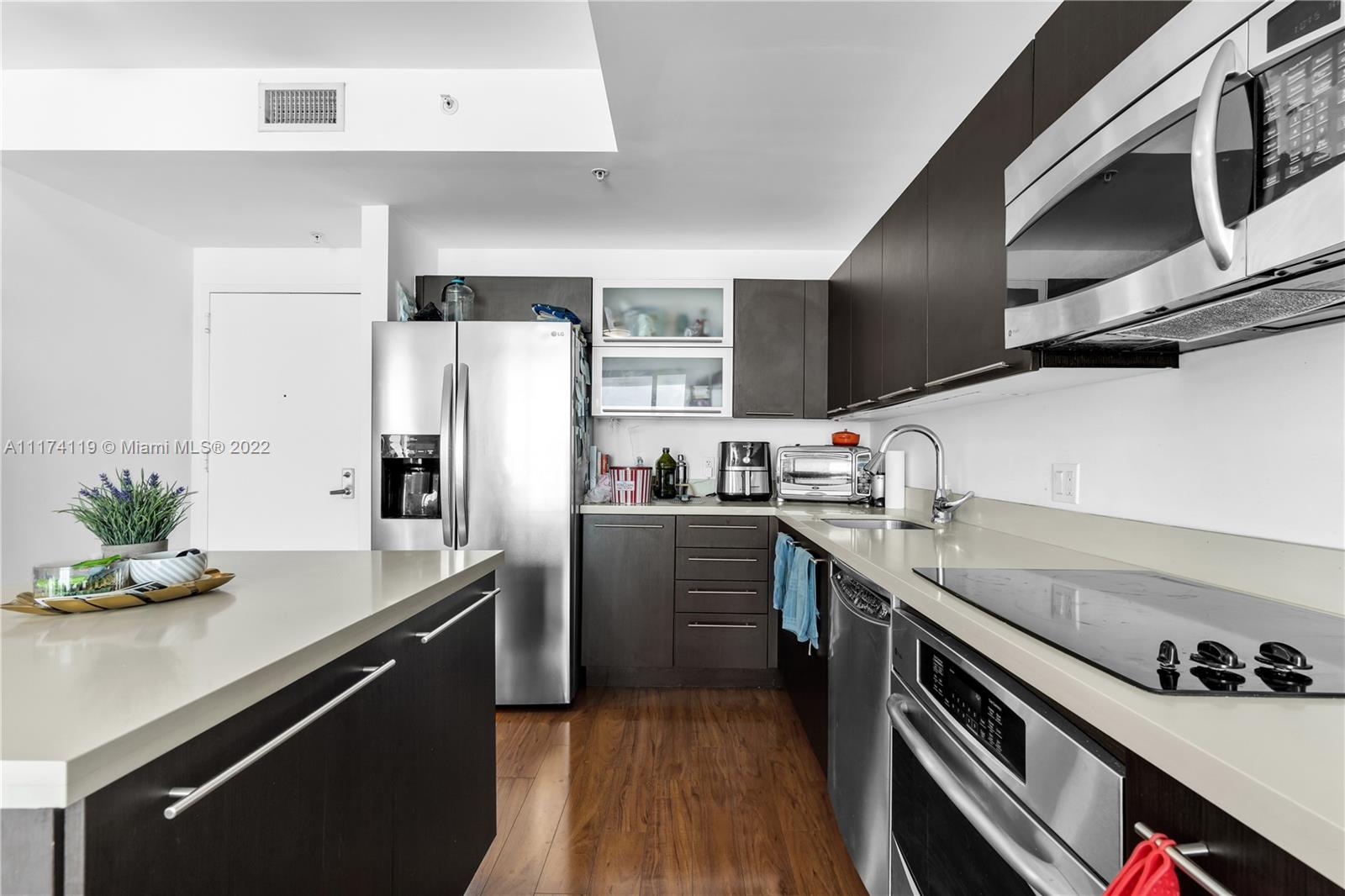 90 Southwest 3rd Street, Unit 3806 Miami, FL 33130 - Photo 7 of 29