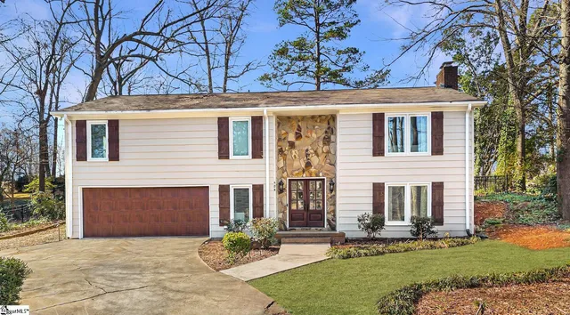 $425,000 | 408 Camelot Drive, Simpsonville, SC 29681