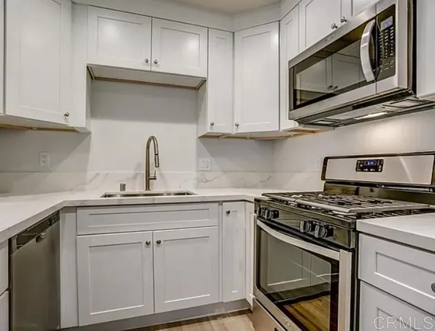 $2,195 | 847 West 11th Avenue, Escondido, CA 92025