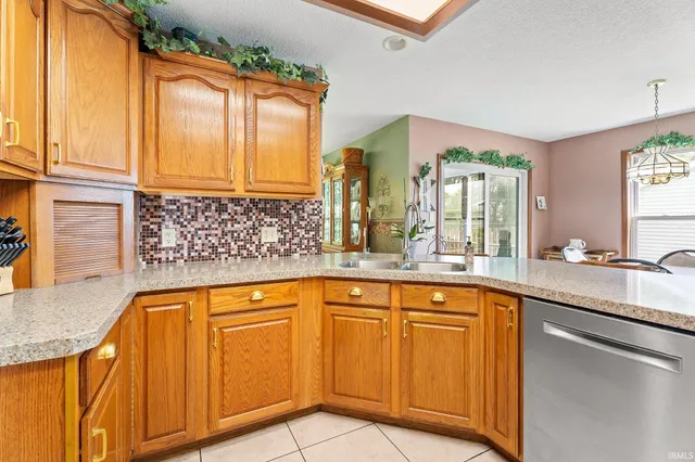 $319,900 | 2014 Jonathan Street, Kendallville, IN 46755