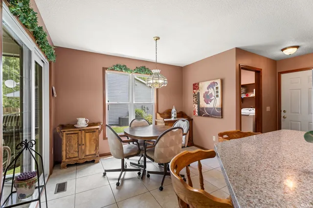 $319,900 | 2014 Jonathan Street, Kendallville, IN 46755