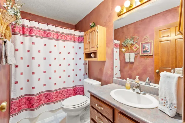 $319,900 | 2014 Jonathan Street, Kendallville, IN 46755