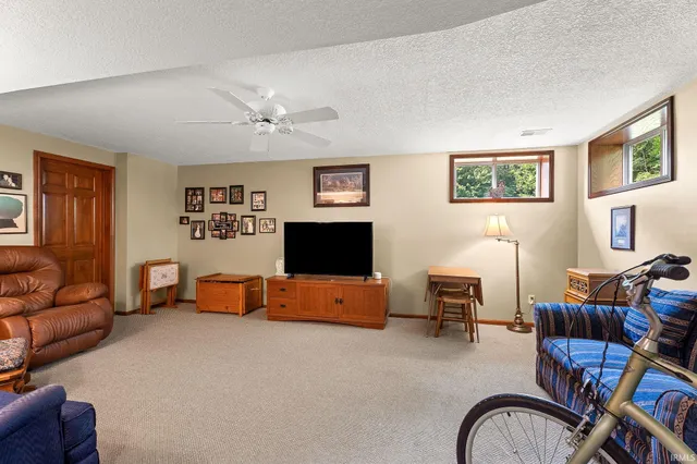 $319,900 | 2014 Jonathan Street, Kendallville, IN 46755