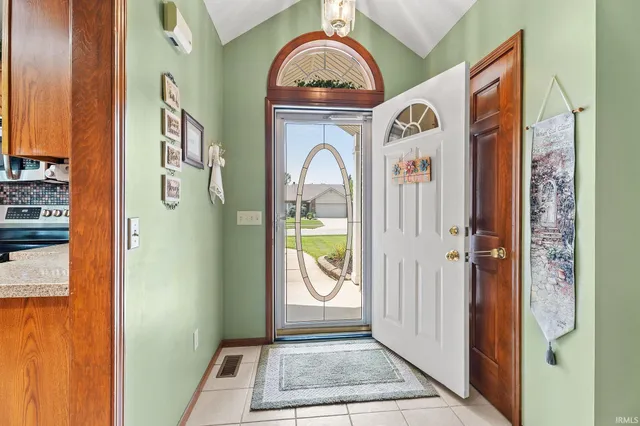 $319,900 | 2014 Jonathan Street, Kendallville, IN 46755