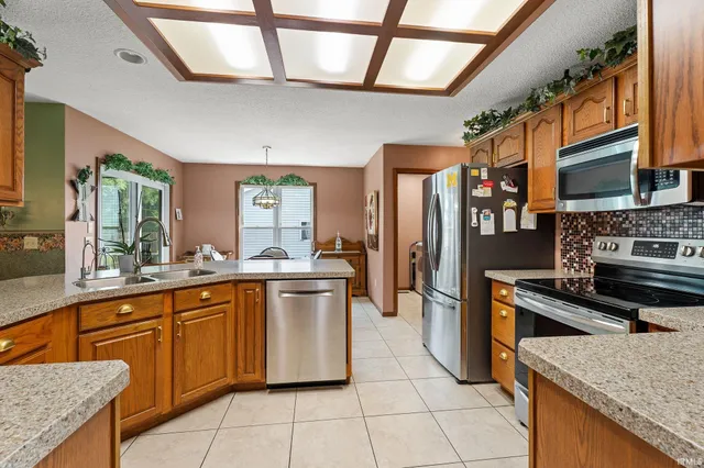 $319,900 | 2014 Jonathan Street, Kendallville, IN 46755