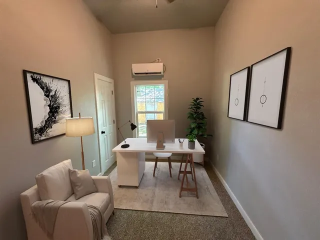 $174,900 | 320 West 6th Street, Bonham, TX 75418