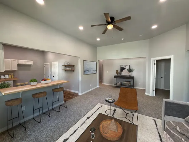 $174,900 | 320 West 6th Street, Bonham, TX 75418