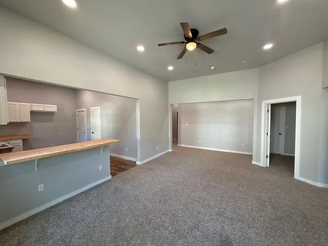 $174,900 | 320 West 6th Street, Bonham, TX 75418
