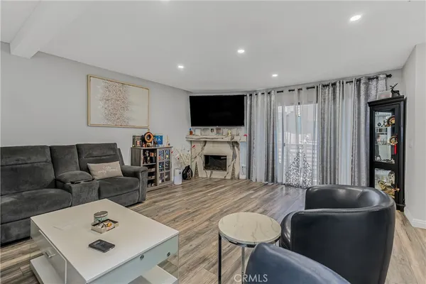 $529,000 | 10009 Topanga Canyon Boulevard, Unit 5, Chatsworth, CA 91311