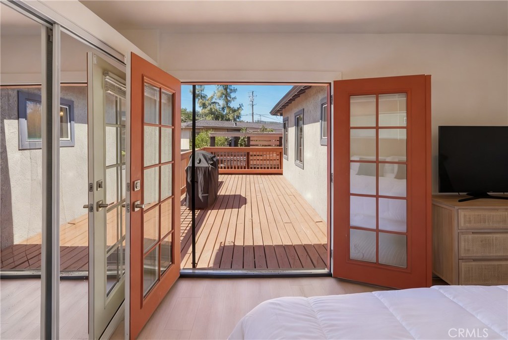 910 Arwin Street Pasadena, CA 91001 - Photo 9 of 23 a view of livingroom with furniture and workspace