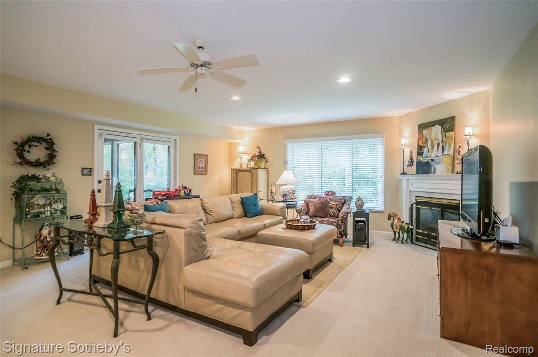 3104 Rivers Edge Drive Wayne, MI 48184 - Photo 16 of 26 re great rm 2.jpg