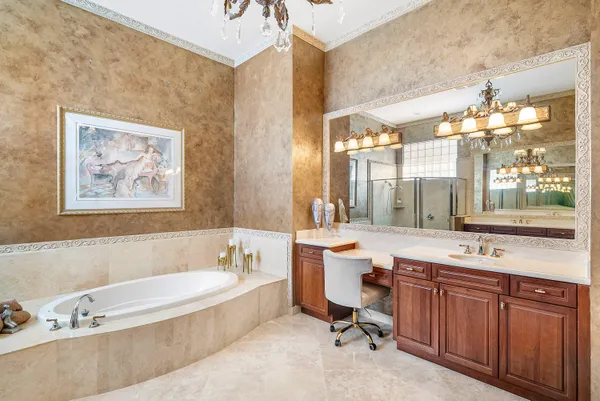 $1,395,000 | 8042 Laurel Ridge Court, Delray Beach, FL 33446