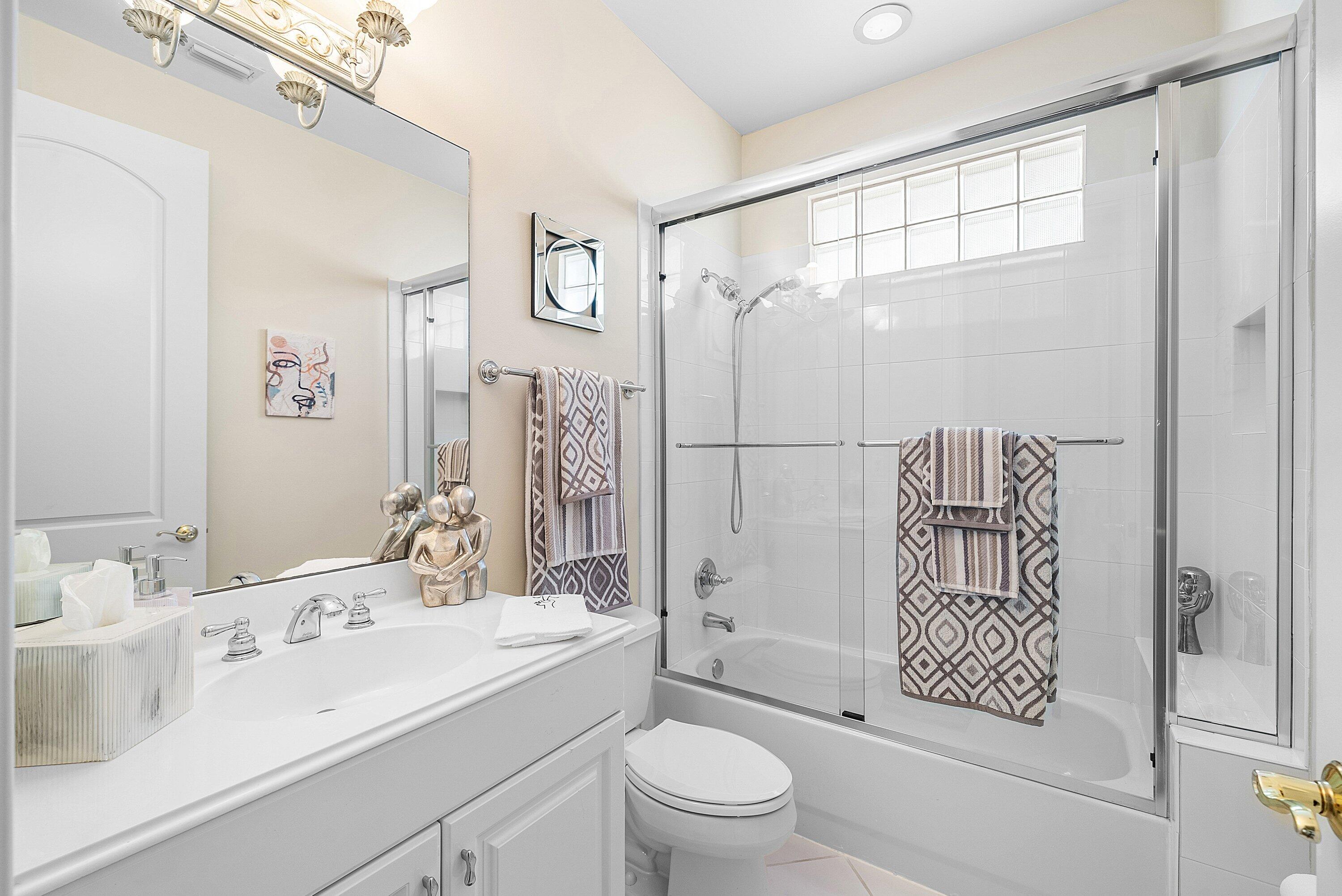 8042 Laurel Ridge Court Delray Beach, FL 33446 - Photo 33 of 97 Bathroom 3