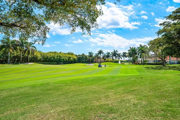 $1,395,000 | 8042 Laurel Ridge Court, Delray Beach, FL 33446