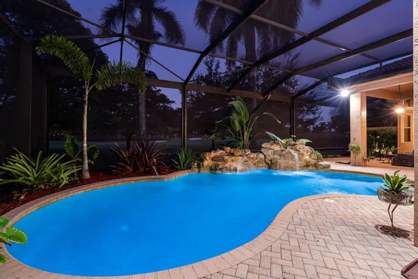 $1,395,000 | 8042 Laurel Ridge Court, Delray Beach, FL 33446