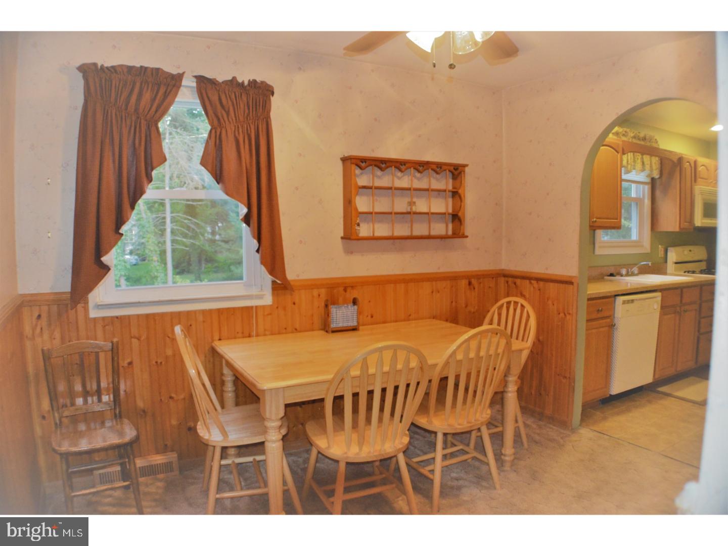407 Deptford Road Glassboro, NJ 08028 - Photo 8 of 19 Dining Room