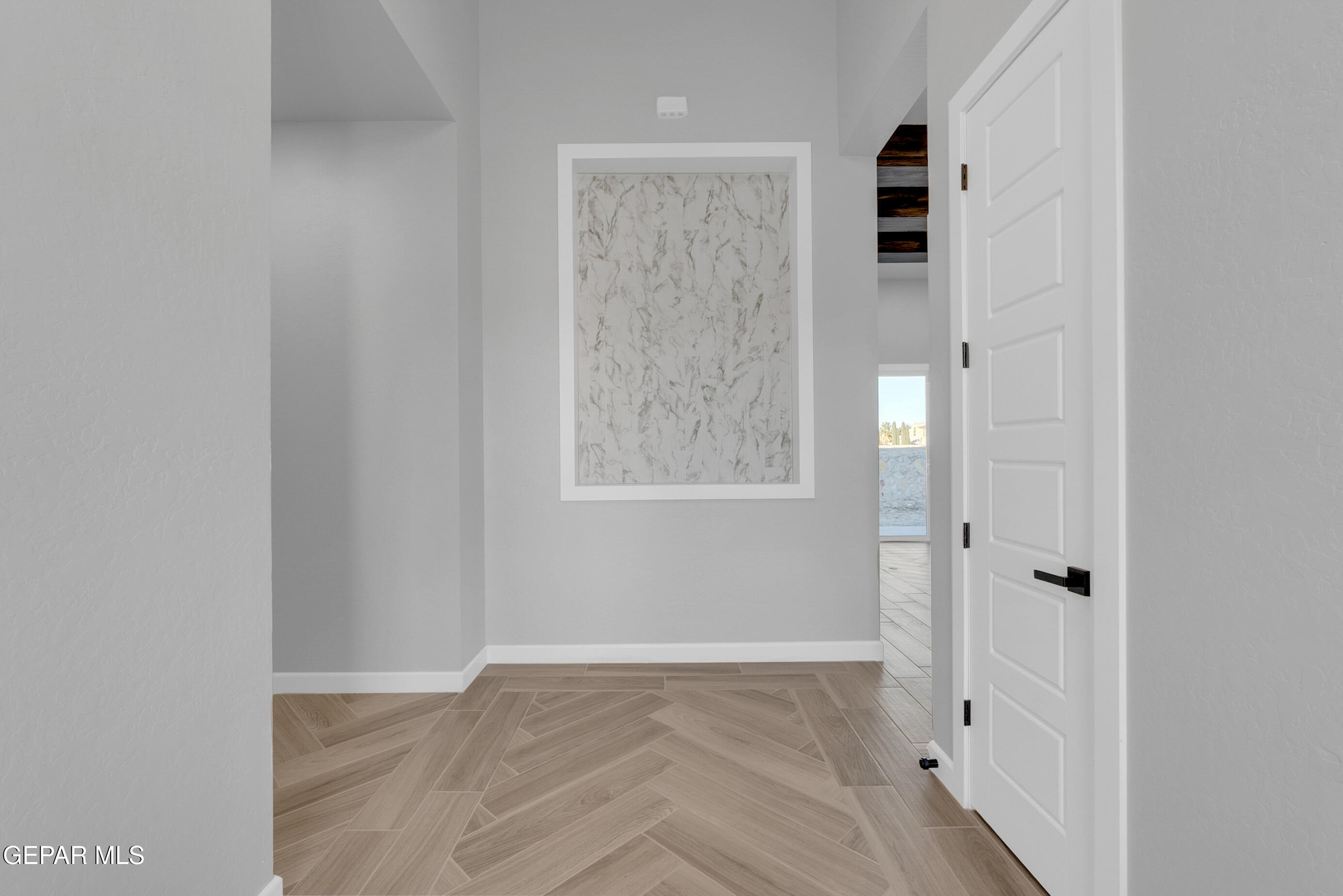 5612 Rio Bonito Circle El Paso, TX 79932 - Photo 4 of 79 a view of an empty room with a window