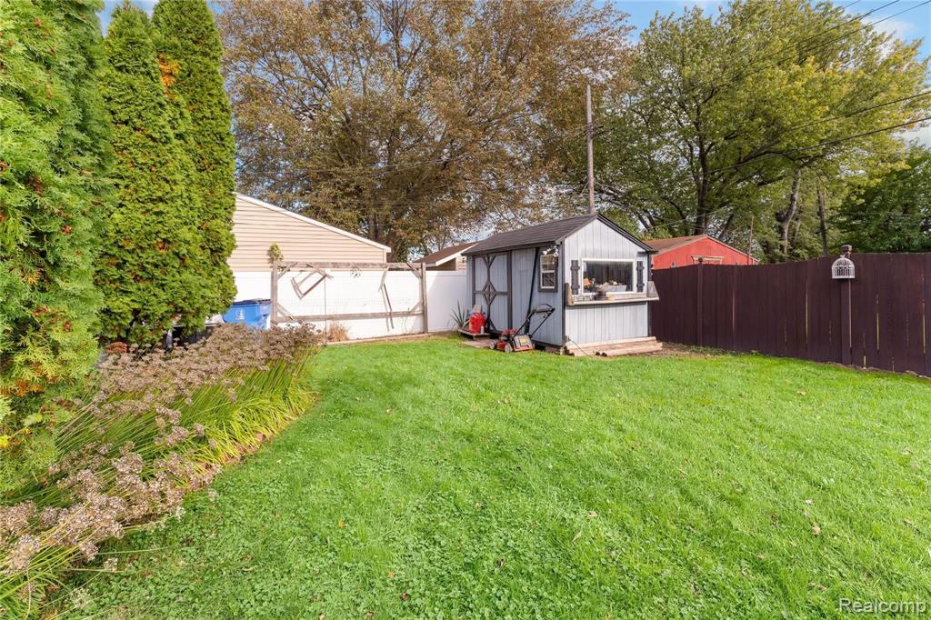 30459 South Gibraltar Road Gibraltar, MI 48173 - Photo 24 of 25