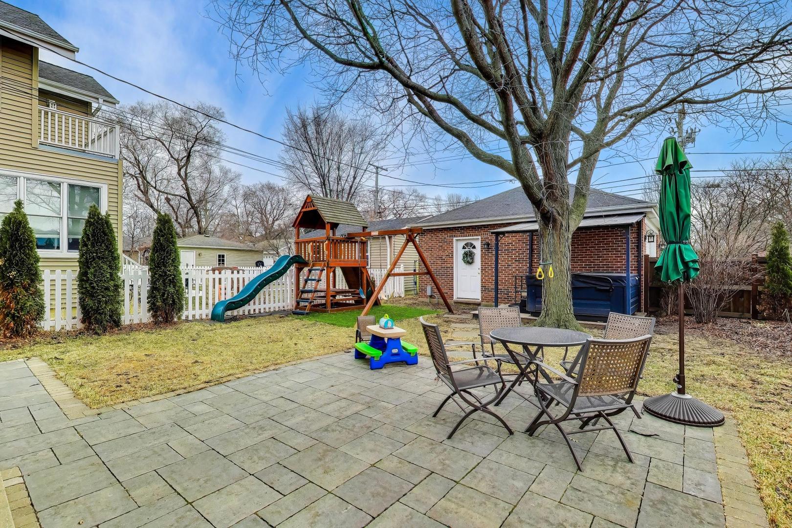 1029 Prairie Avenue Park Ridge, IL 60068 - Photo 20 of 25 a view of outdoor space yard and patio