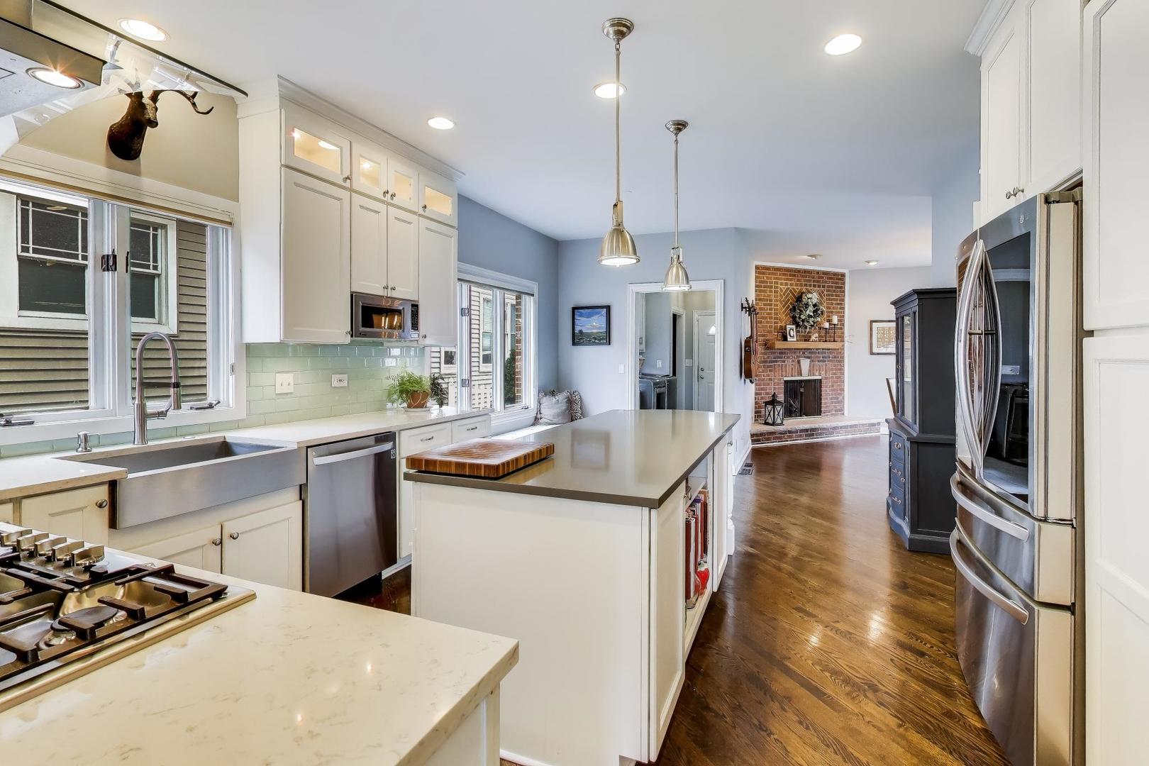 1029 Prairie Avenue Park Ridge, IL 60068 - Photo 3 of 26