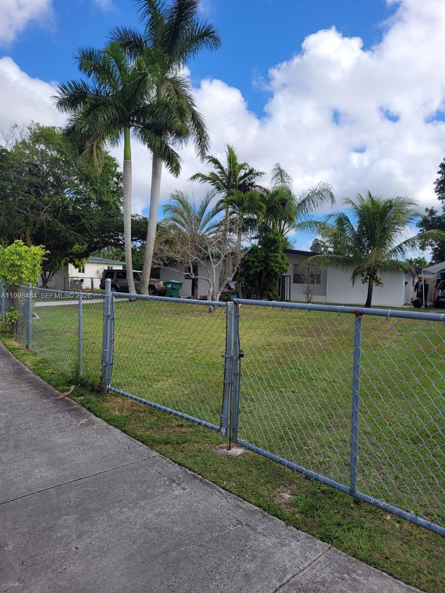 26925 Southwest 145th Avenue Homestead, FL 33032 - Photo 3 of 24