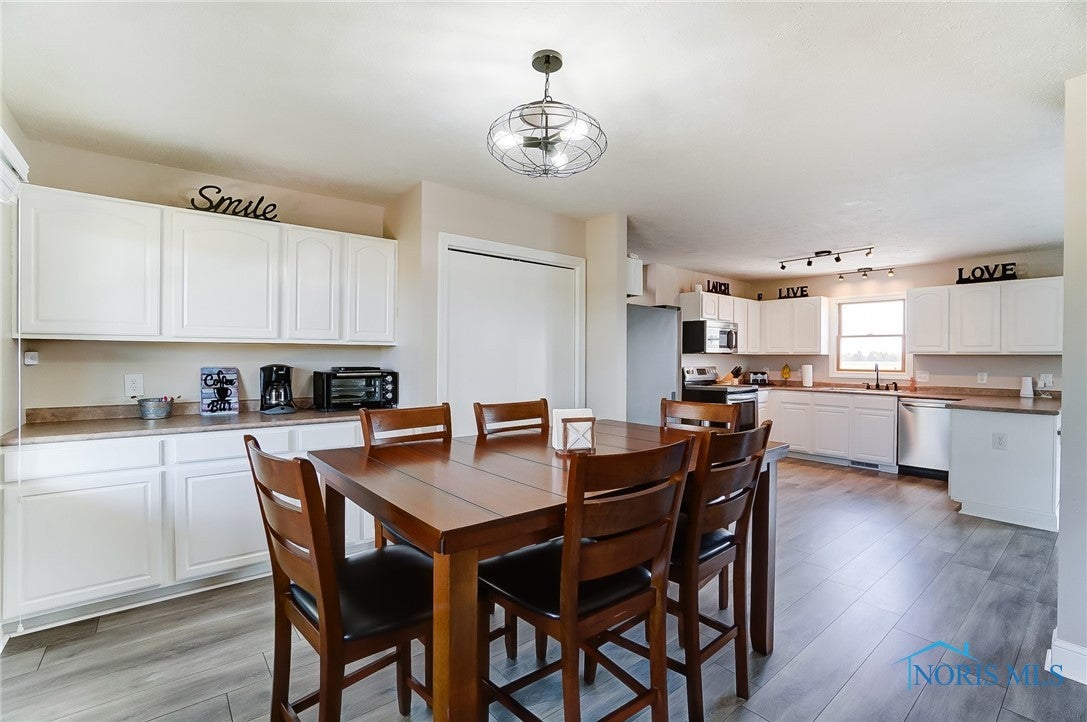 14086 Wayne Road Pemberville, OH 43450 - Photo 17 of 46 Gallery Image 17