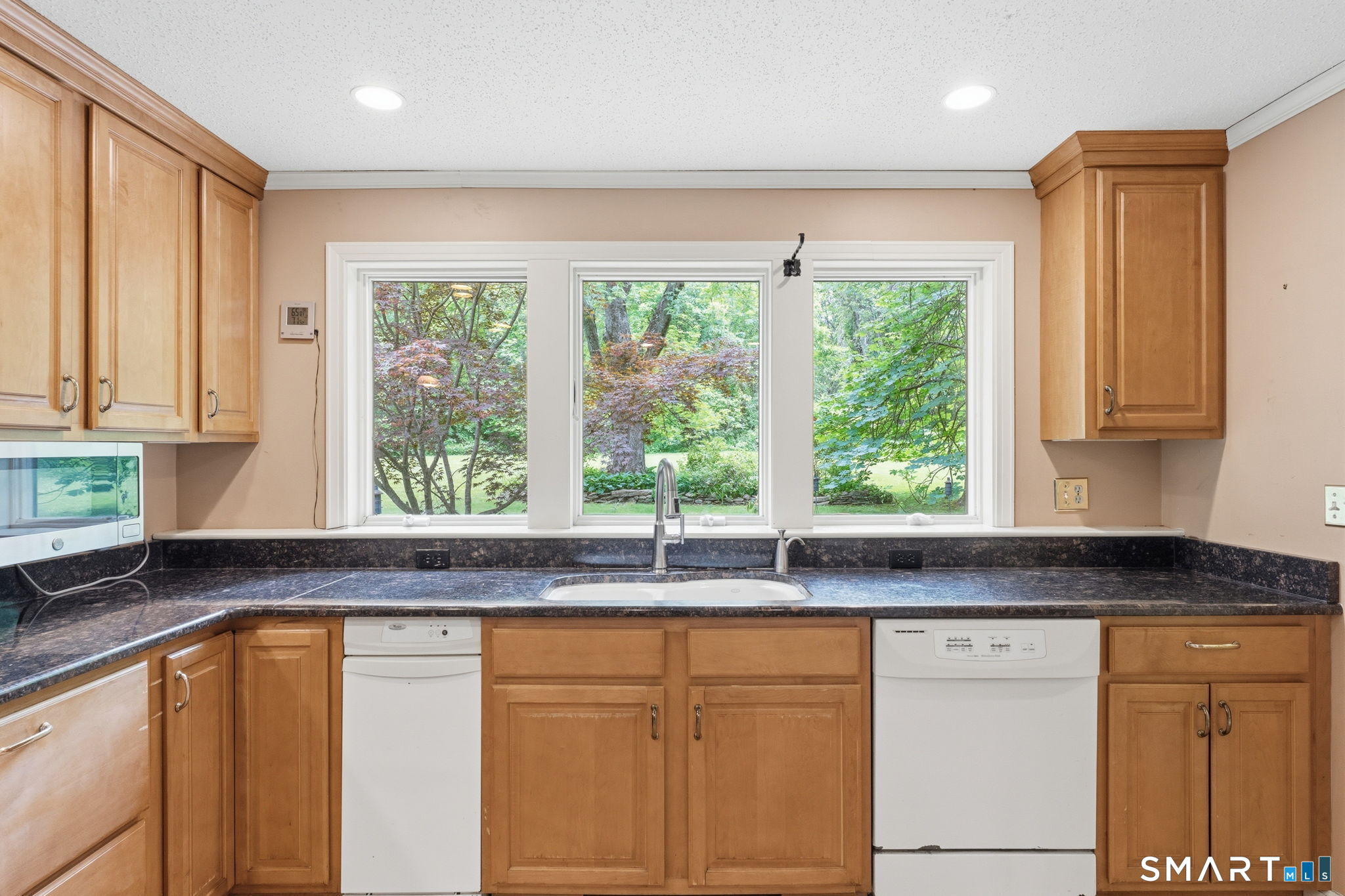 13 Juniper Road Bloomfield, CT 06002 - Photo 14 of 39