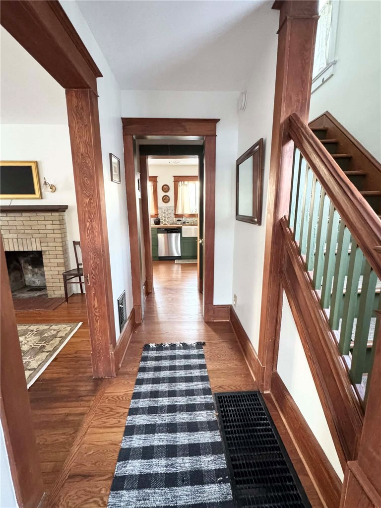 8 3rd Street Oneonta, NY 13820 - Photo 3 of 28