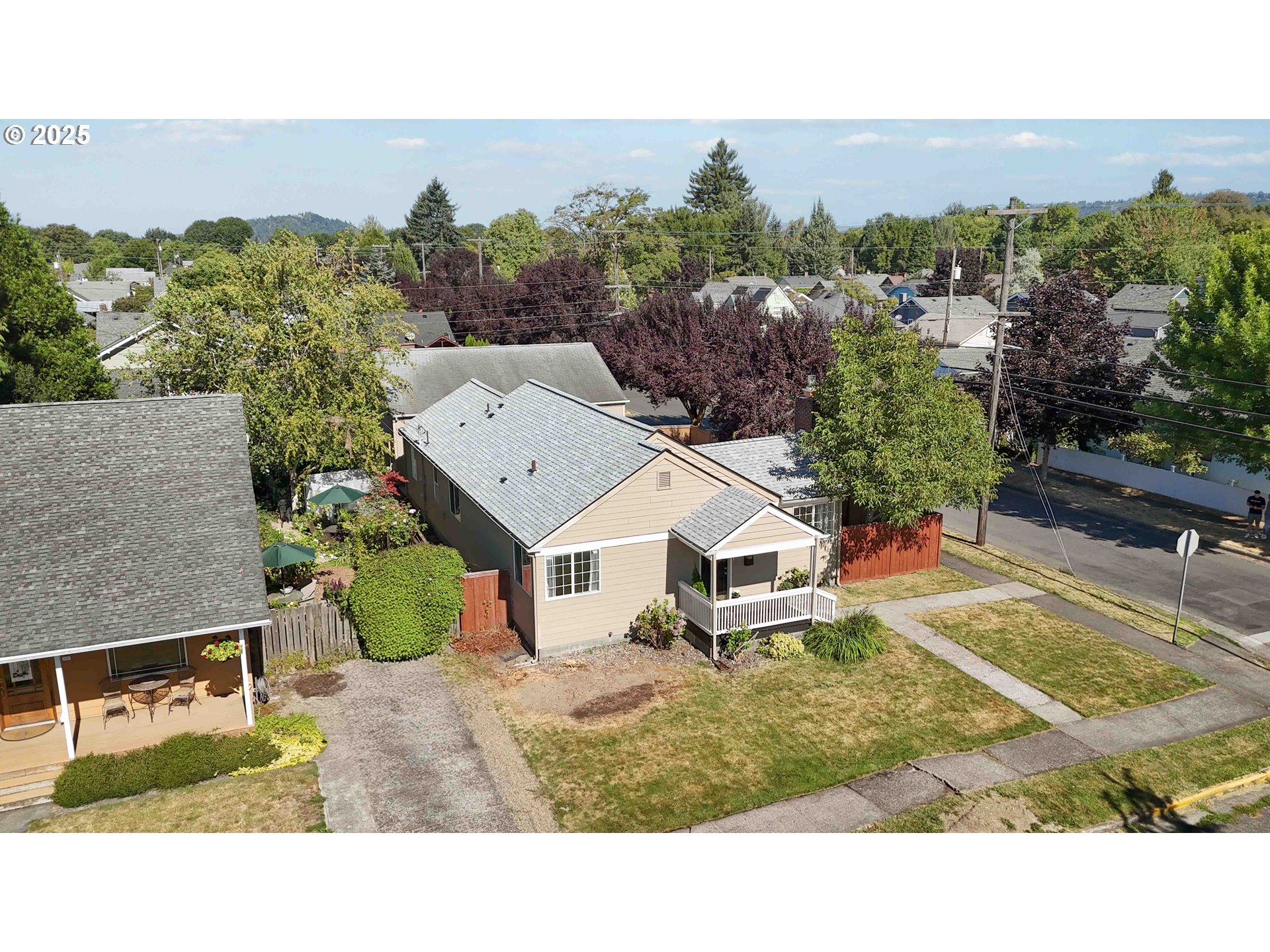 567 20th Avenue Longview, WA 98632 - Photo 33 of 41 an aerial view of a house