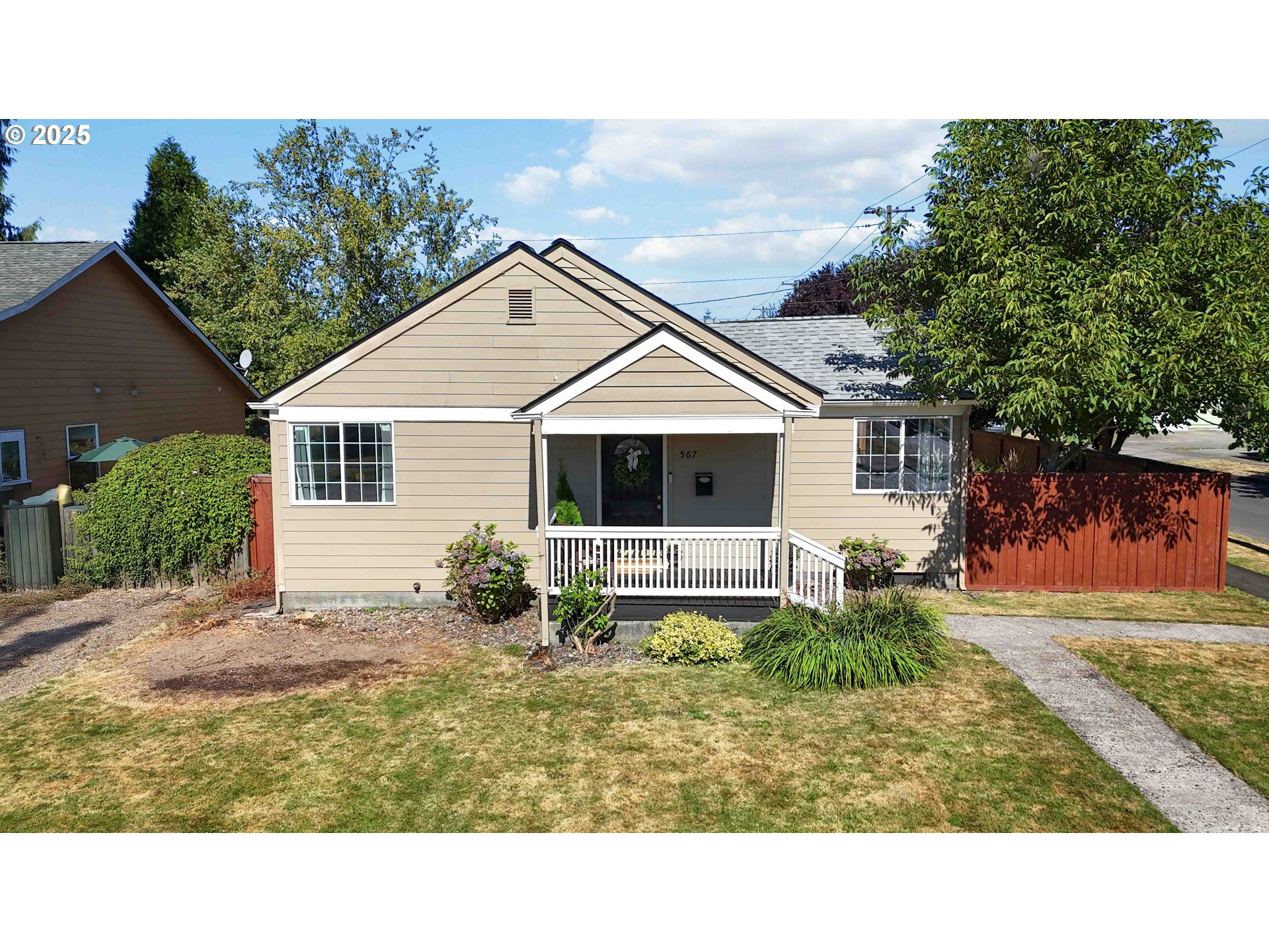 567 20th Avenue Longview, WA 98632 - Photo 34 of 41 a house view with a garden space