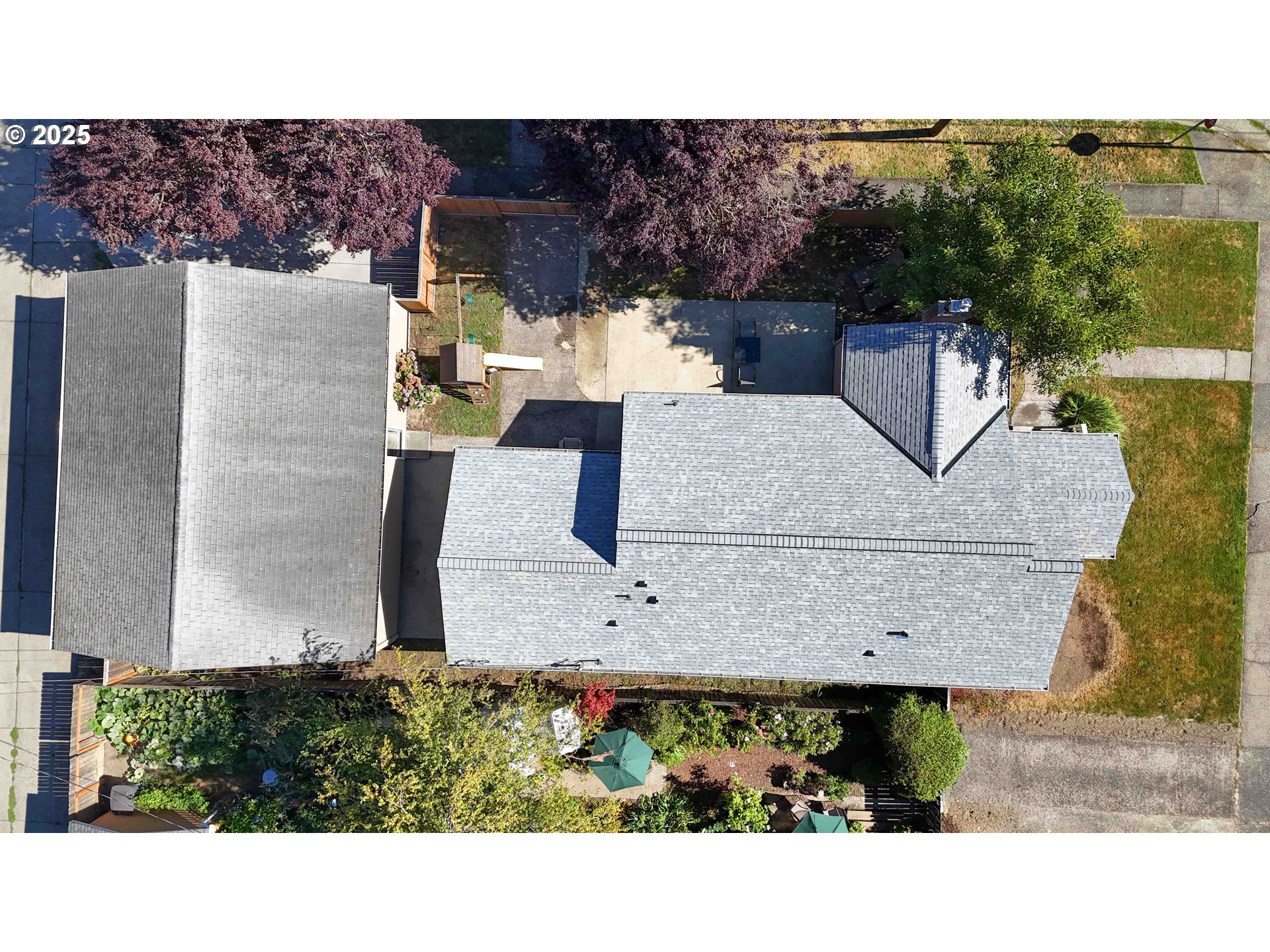 567 20th Avenue Longview, WA 98632 - Photo 36 of 41 a view of outdoor space and seating area